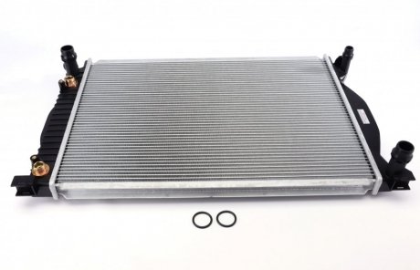 Радиатор системы охлаждения Audi A4, A6 3.0, 3.2 00-09 NRF 53190