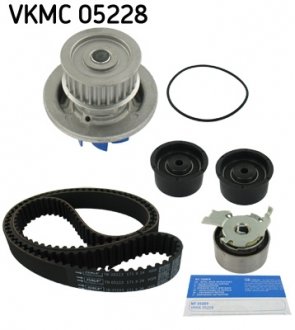 Комплект (ремінь+ролик+помпа) SKF VKMC05228